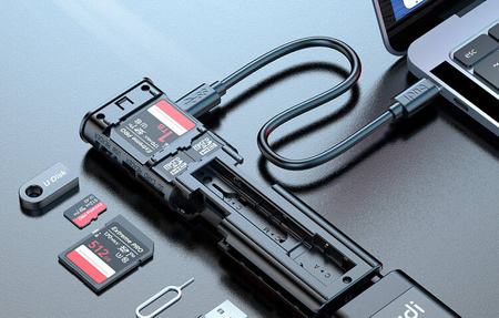 Budi USB-C 3.0 multifunctional card reader