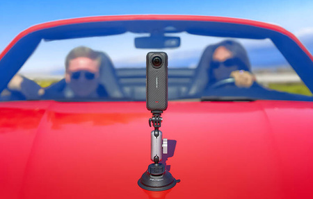 Set with an insta360 x4 camera + memory card